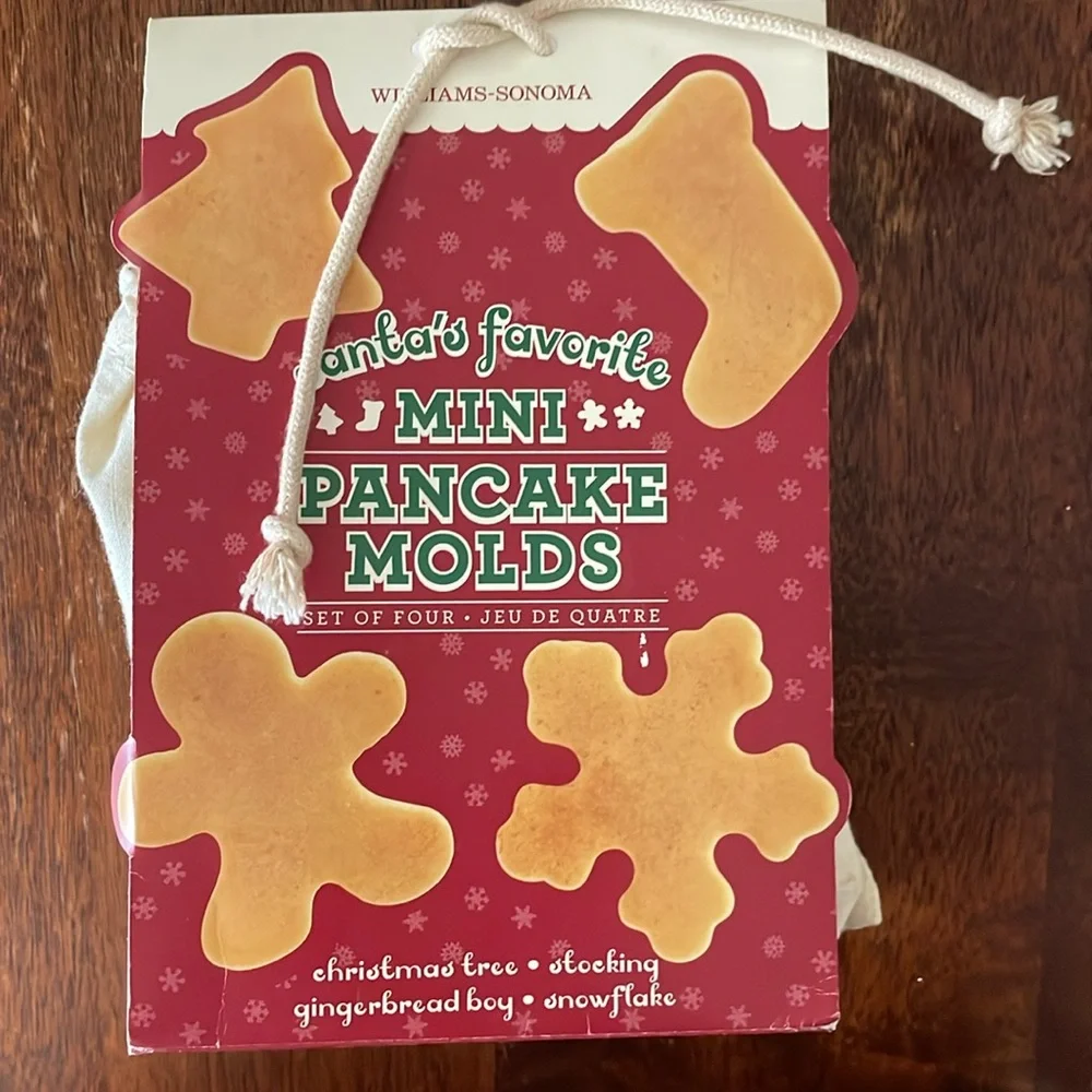 Williams Sonoma Santa’s Favorite Mini Pancake Molds - NWT